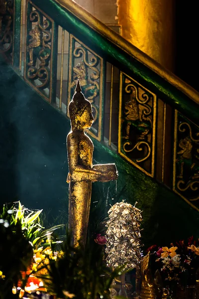 Cierre Buddha Con Luz Polvo Flotante Templo Wang Wiwekaram Sangkhla —  Fotos de Stock