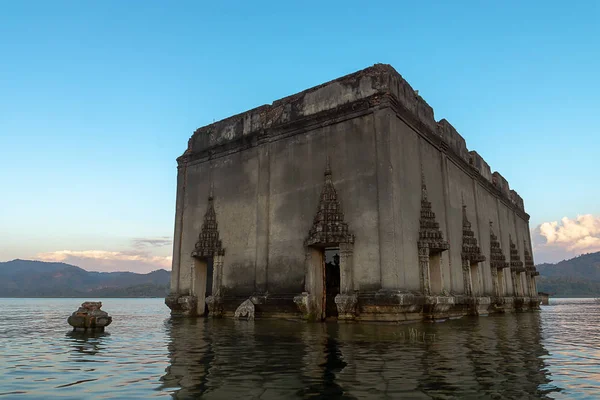 Mavi Gökyüzü Ile Antik Kayan Tapınağı Sualtı Tapınağı Landmark Seyahat — Stok fotoğraf