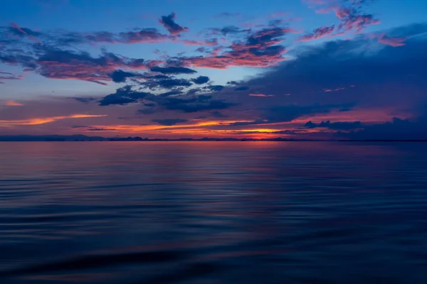 Beau Paysage Marin Après Coucher Soleil Ciel Avec Des Nuages — Photo