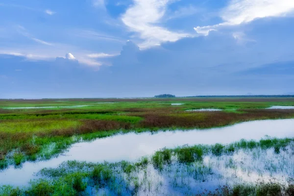 Sulak Gökyüzünde Ile Güney Tayland Songkhla Gölü — Stok fotoğraf