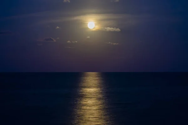 Volle Maan Nacht Het Strand — Stockfoto