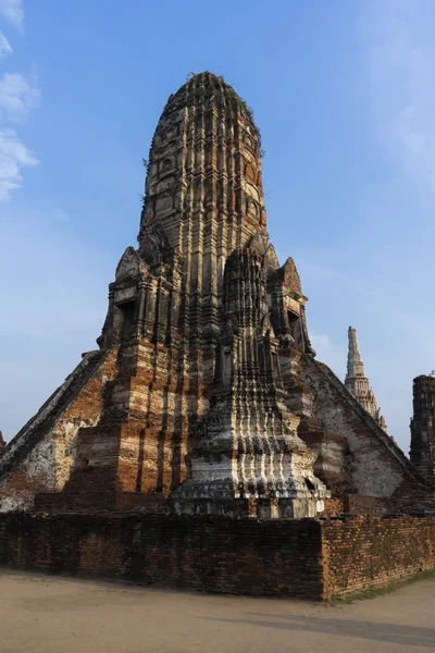 Pagoda Brick Blue Sky Background Wat Chaiwatthanaram Buddhist Temple City — Stock fotografie