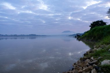 Sabah görünümü Mekong Nehri, basit bir hayat içinde Chiang Khan,: Loei, Thailand.