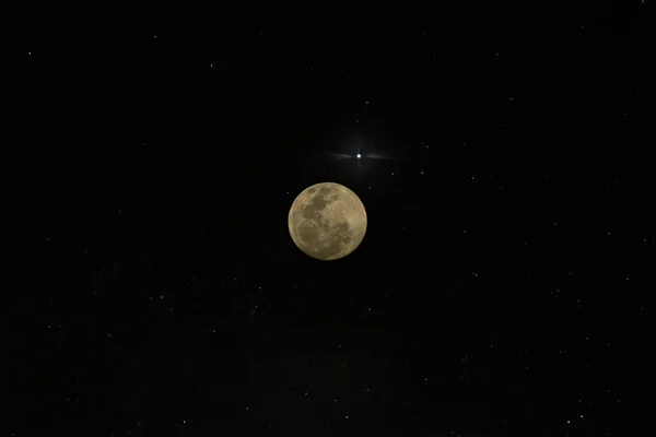 A lua cheia no céu — Fotografia de Stock