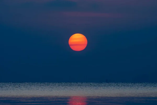 Gün batımı gökyüzünün manzarası — Stok fotoğraf