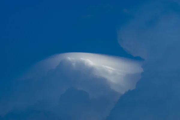 空に白い雲. — ストック写真