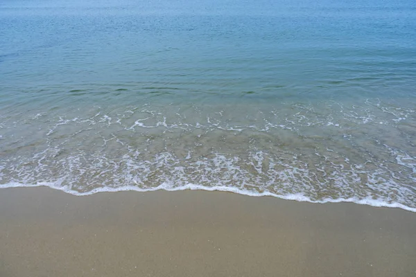 ビーチで柔らかい波. — ストック写真