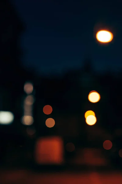 夜市五彩缤纷的灯饰为背景 — 图库照片