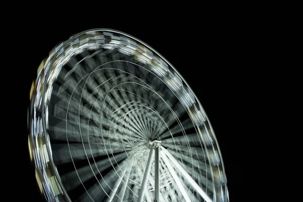 Foyer Sélectif Roue Observation Déconcentrée Nuit Sur Fond Noir — Photo