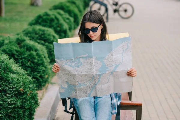 Young Woman Traveler Sunglasses Holding Map — Stock Photo, Image