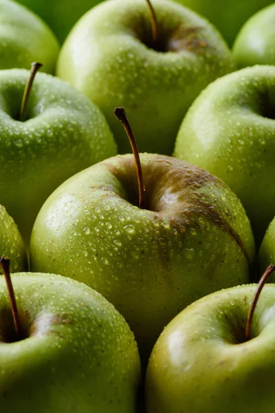 Vista Cerca Las Gotas Agua Fondo Manzanas Verdes Frescas — Foto de Stock