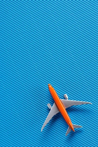 Top View Toy Plane Blue Backdrop Trip Concept — Stock Photo, Image