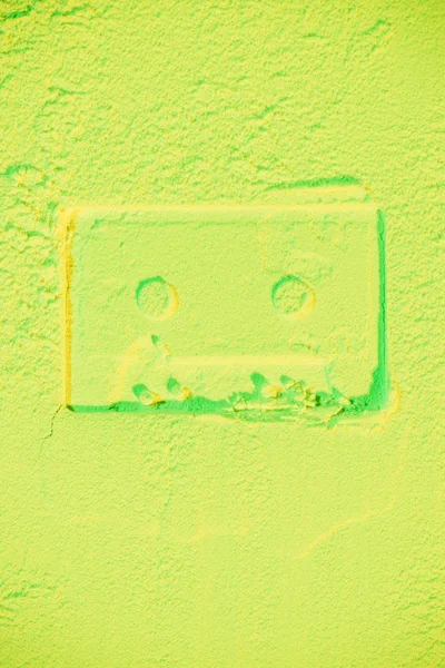 Forma Cassete Áudio Retro Fundo Néon Verde Claro — Fotografia de Stock