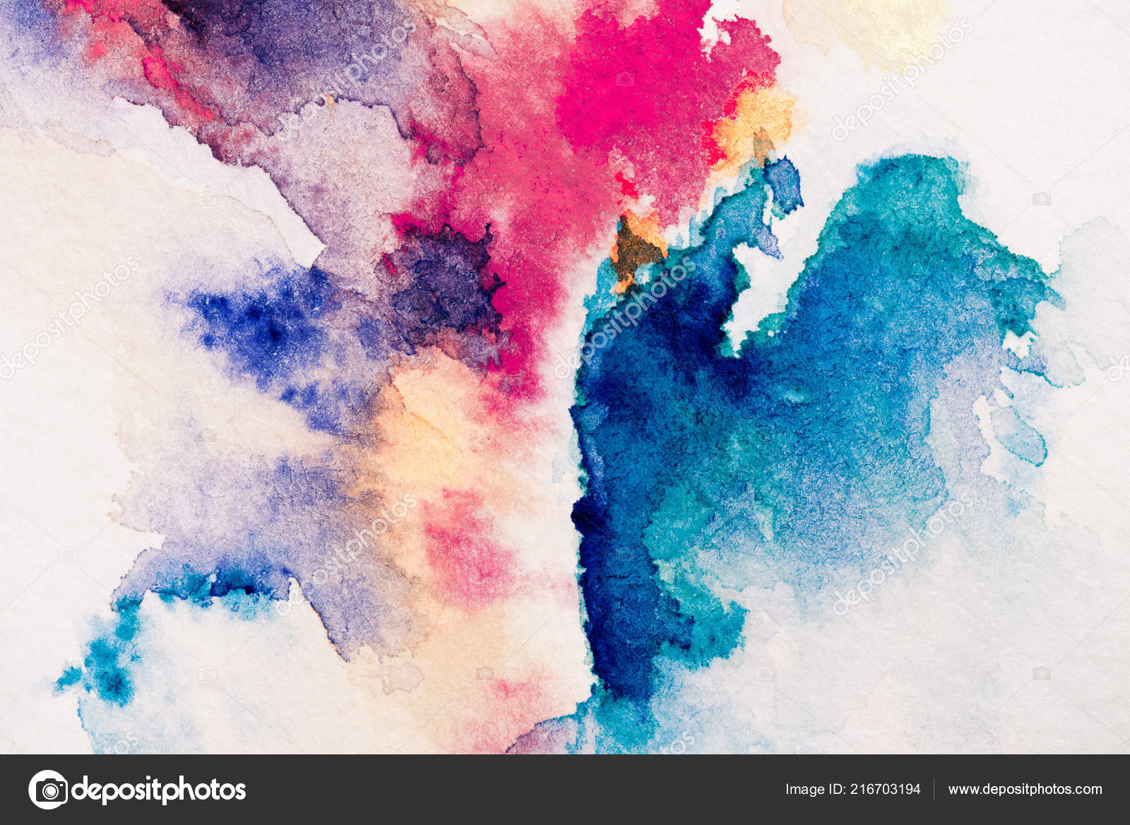 바탕에 빨간색 보라색과 파란색 수채화 물감으로 스톡 일러스트레이션 [© AUTHOR_NAME] #216703194, image size:1600x1168
