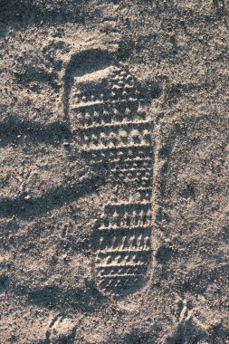 ayak izi üstten görünüm kum üzerinde