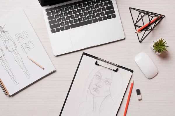 Office Desk Laptop Sketches Flat Lay — Stock Photo, Image
