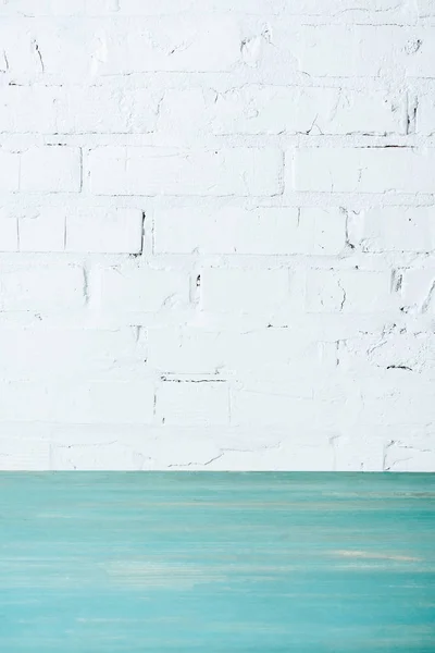 White Brick Wall Horizontal Turquoise Surface — Free Stock Photo