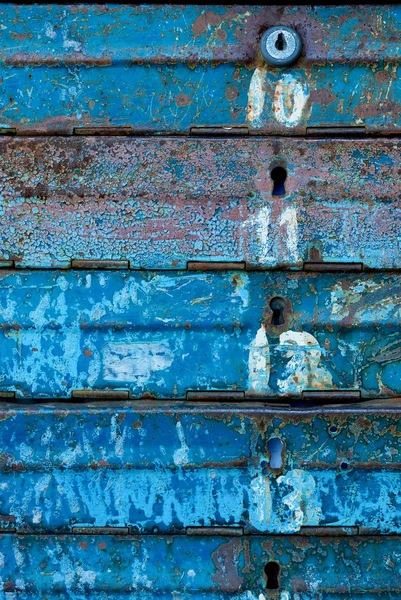 Vista da vicino delle vecchie caselle di posta blu — Foto stock