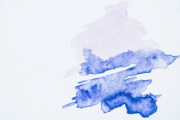 Peinture abstraite aquarelle bleue sur papier blanc — Photo de stock