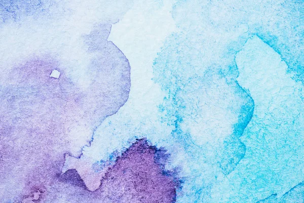 Texture aquarelle bleu clair et violet à la main — Photo de stock