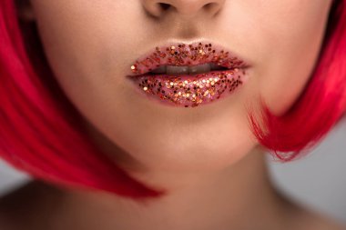 kadın Kızıl saçlı ve dudaklarında glitter resim kırpılmış