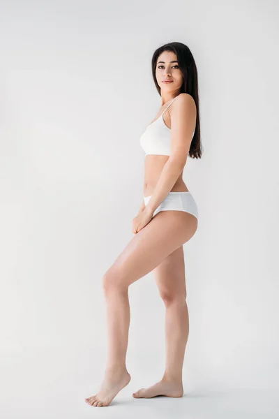 Atraente Mulher Raça Mista Lingerie Branca Posando Isolado Fundo Cinza — Fotografia de Stock