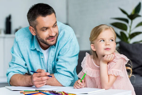 Father Cute Little Daughter Drawing Colored Pencils Together Home — Stock Photo, Image