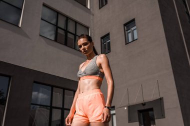 spor City poz genç sporcumuz alttan görünüm