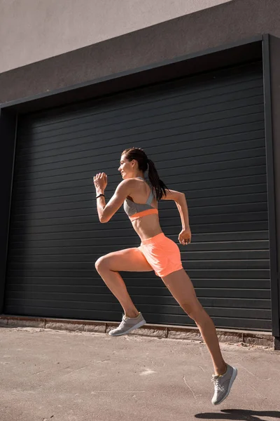 Young Attractive Sportswoman Running Sportswear — Stock Photo, Image