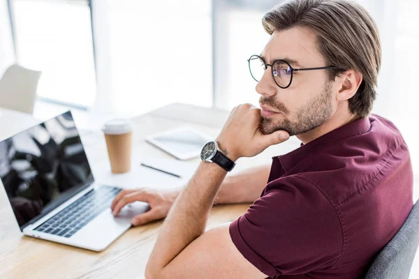 Pensive Handsome Businessman Working Startup Project Office Looking Away — Stock Photo, Image