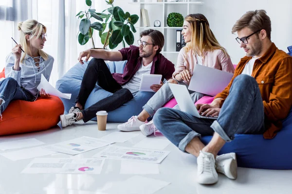 Young Multicultural Colleagues Discussing Startup Project Office — Stock Photo, Image