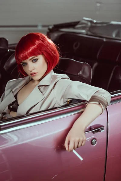 Beautiful Young Woman Red Wig Holding Cigarette Sitting Vintage Car — Stock Photo, Image