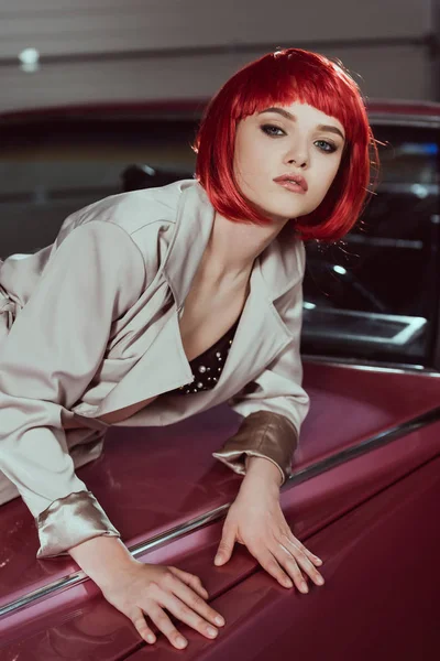 Beautiful Young Woman Red Wig Stylish Trench Coat Looking Camera — Stock Photo, Image