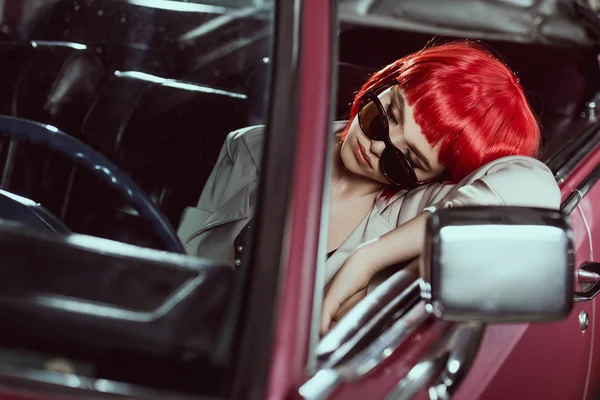 Beautiful Young Woman Red Wig Sunglasses Sleeping Vintage Car — Stock Photo, Image