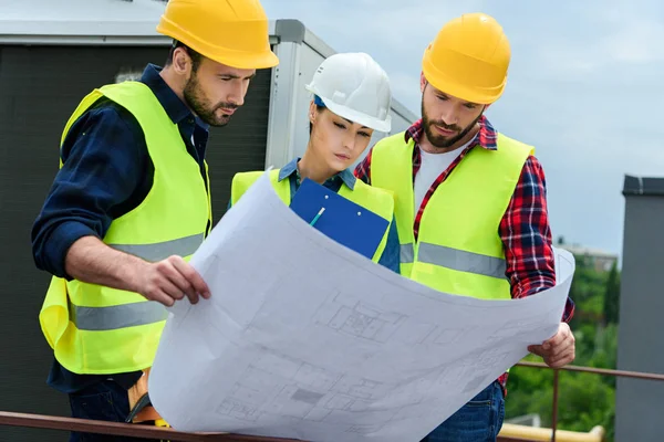 Kavganın blueprint ve Pano üzerinde inşaat çalışma profesyonel mühendis