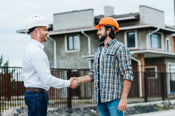 Handsome Architects Shaking Hands Construction Site — Stock Photo, Image