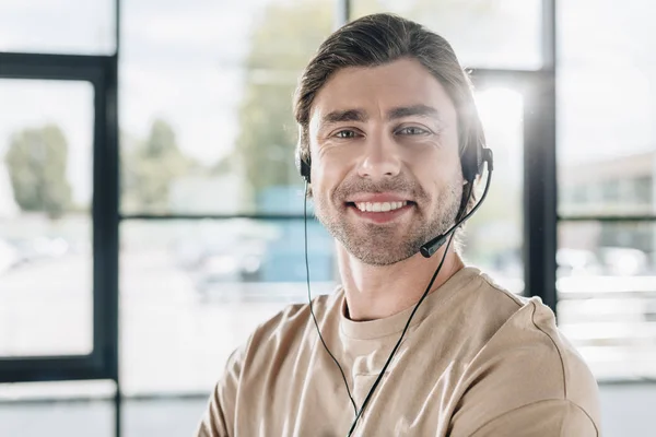 Close Portrait Smiling Young Support Hotline Worker Headphones — Stock Photo, Image