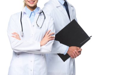 steteskop ve üzerinde beyaz izole Pano ile duran Doktor kırpılmış görüntü