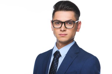 yakın çekim yakışıklı genç işadamı mavi ceketli beyaz izole kamera bakarak portresi