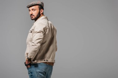 şapkalı gri izole sonbahar ceket ve tweed, yakışıklı adam sakallı
