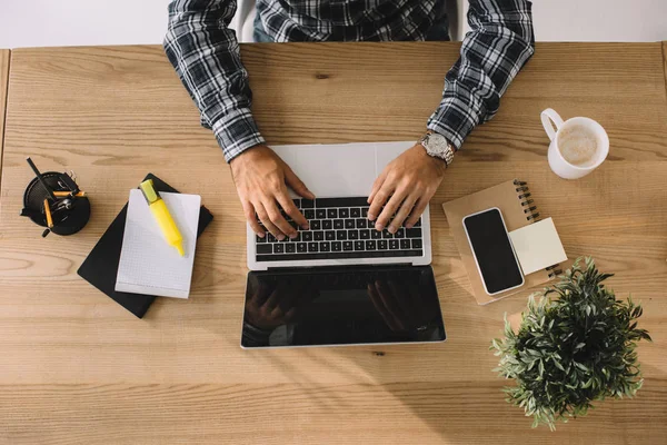 Cropped Shot Businessman Working Laptop Workplace Royalty Free Stock Photos