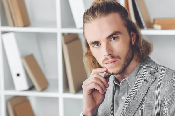 Portrait Pensive Businessman Looking Camera — Stock Photo, Image