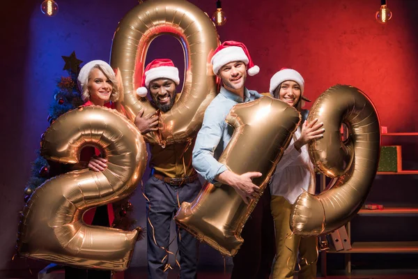 Young Multicultural Businesspeople Holding 2019 Helium Balloons New Year Corporate — Stock Photo, Image