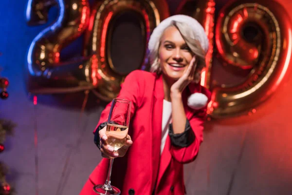 Beautiful Caucasian Businesswoman Santa Hat Showing Glass Champagne New Year — Stock Photo, Image