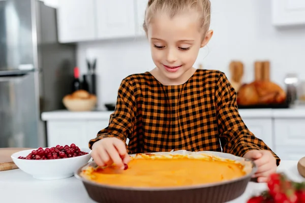 Adorable Little Child Decorating Thanksgiving Pumpkin Pie Berries — Stock Photo, Image