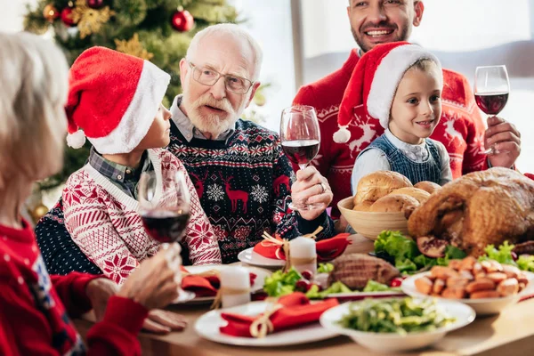 Senior Man Wine Glass Making Toast Christmas Celebration Family Home — Stock Photo, Image