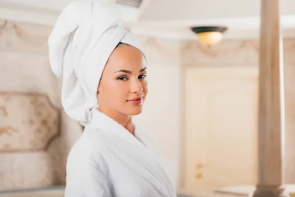 Young Woman Bathrobe Towel Head Spa Salon — Free Stock Photo