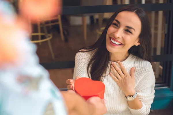 Cropped Image Man Presenting Heart Shaped Gift Box Smiling Girlfriend — Stock Photo, Image