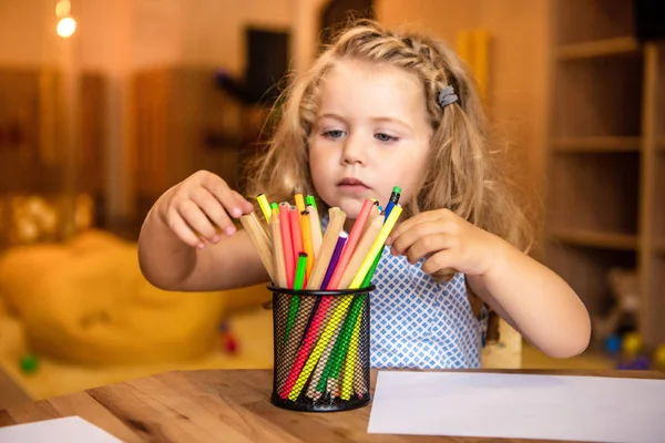 Adorable Child Choosing Felt Tip Pen Drawing Kindergarten — Stock Photo, Image