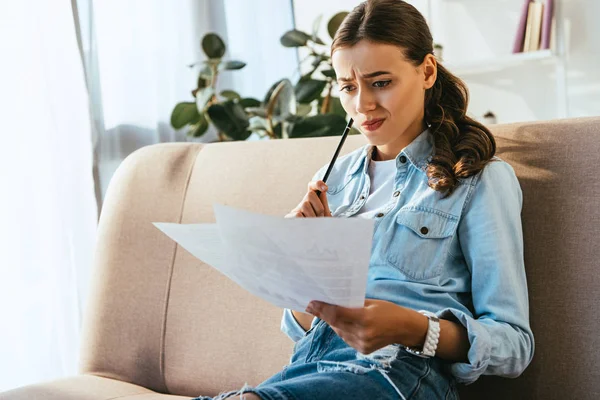 Portrait Young Emotional Businesswoman Doing Paperwork While Remote Working Home — Free Stock Photo